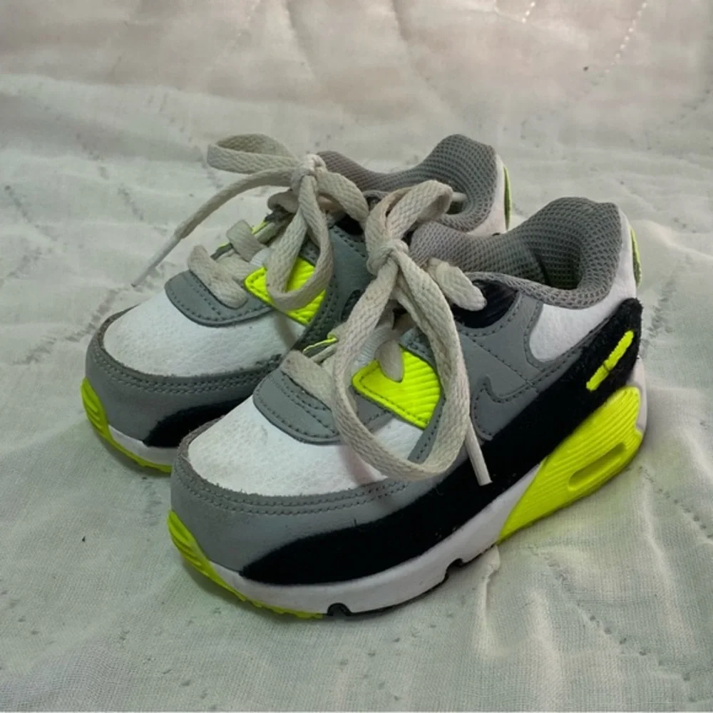 Nike Shoes‎ Childs Size 5c Lace Up Green-White Sneakers